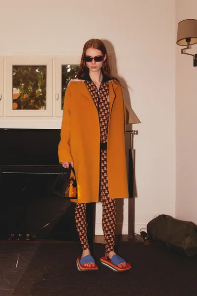 Look 30